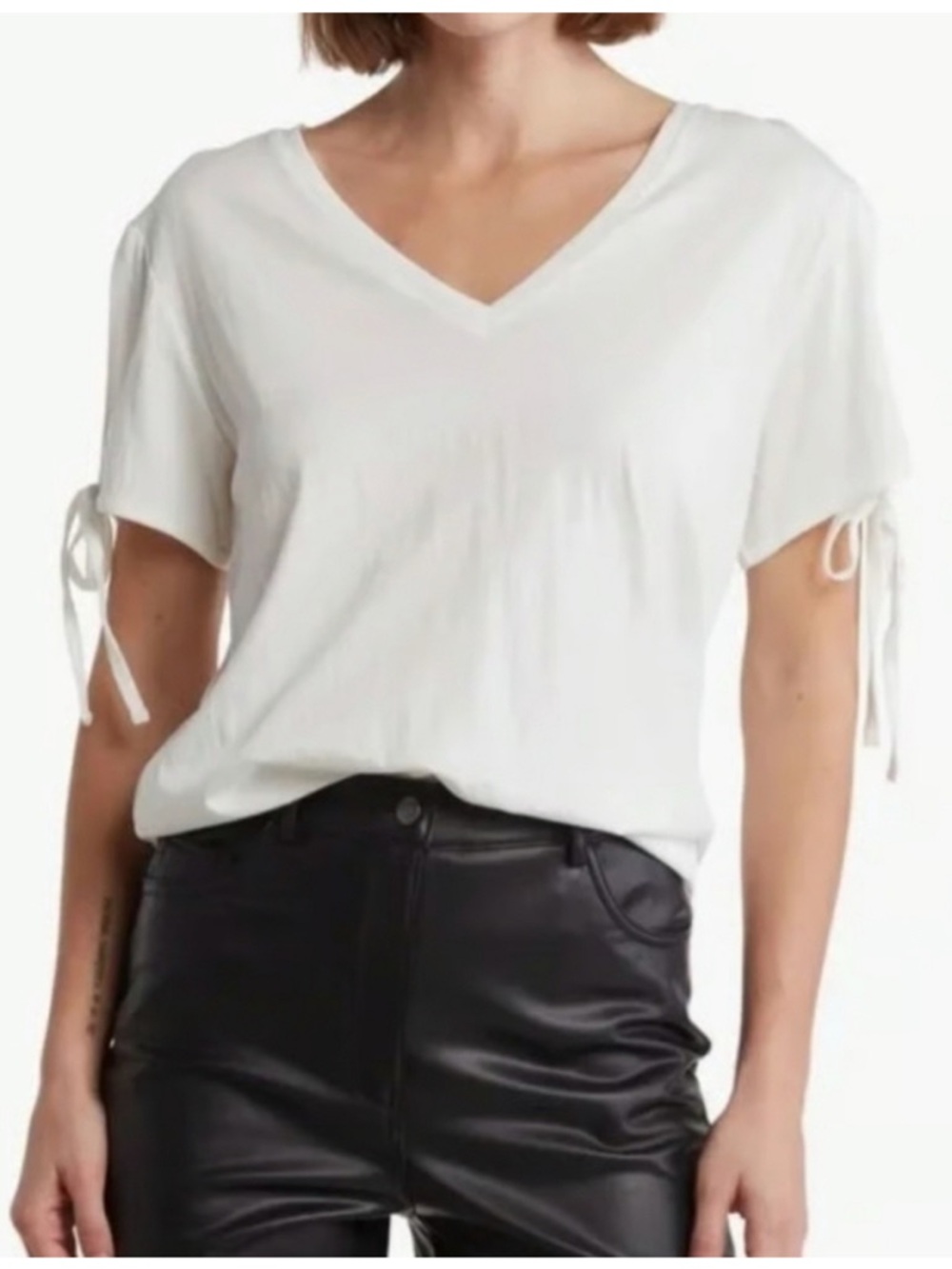 All Saints Kay White V-Neck Tie
Sleeve Tee Size Small 100%
Organic Cotton S